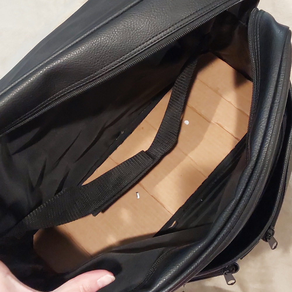 Perry Ellis Black Leather Portfolio Mens Breifcase - Picture 15 of 16
